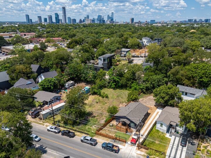 Property Photo:  3002 Webberville Road 1  TX 78702 