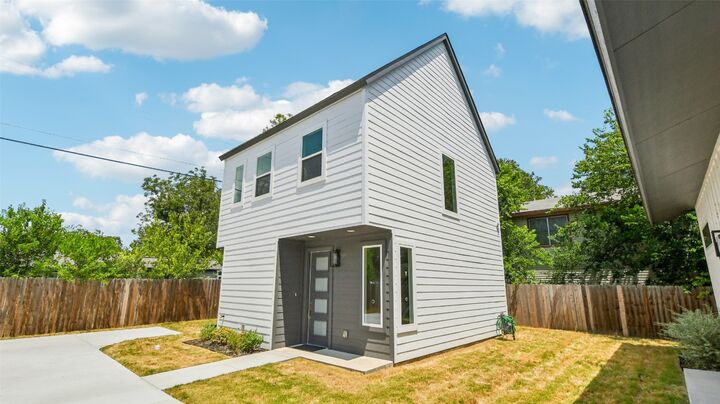Property Photo:  106 W Fawnridge Drive 2  TX 78753 