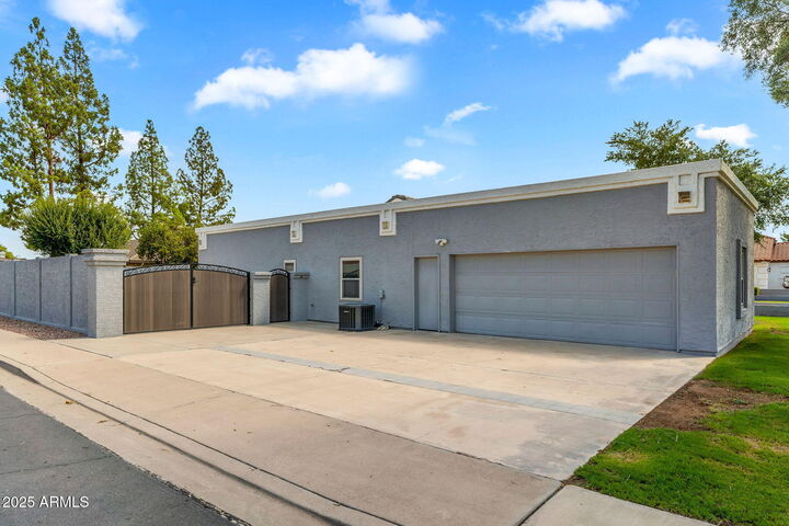 Property Photo: 3402 E Fairfield Street AZ 85213