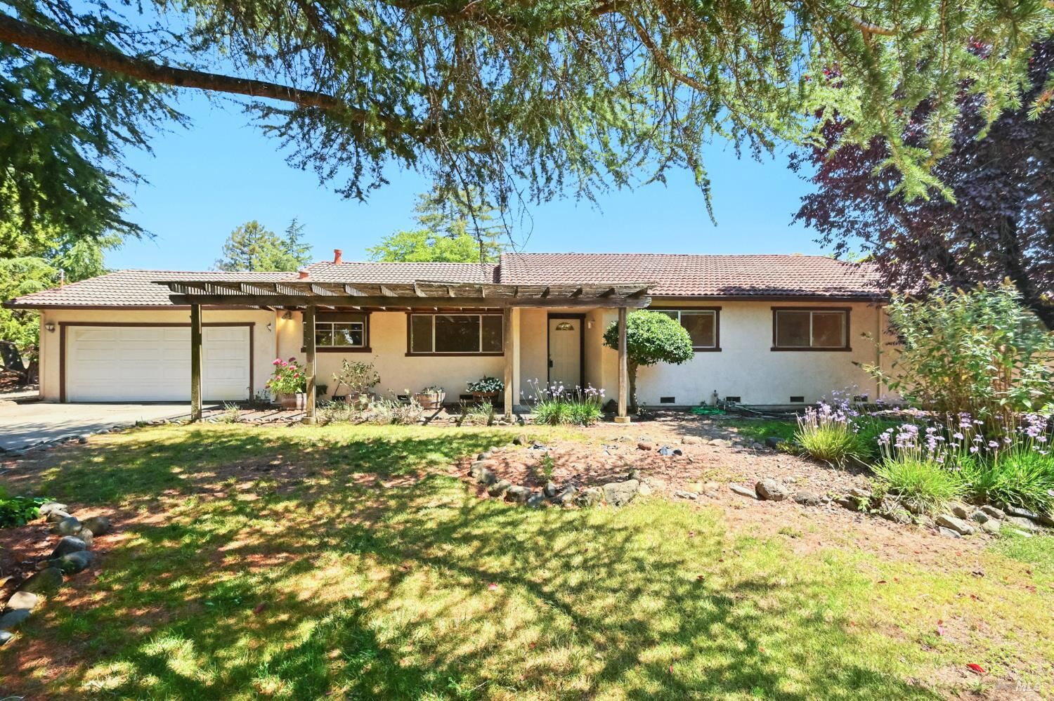 Property Photo:  2302 Curtis Drive  CA 94951 