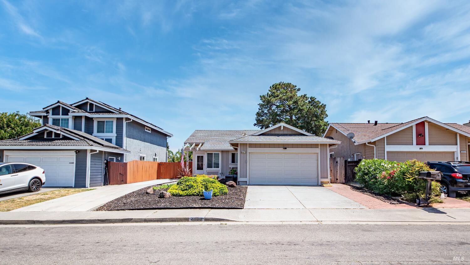 Property Photo:  4927 Claremont Court  CA 94534 