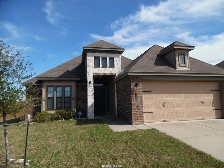 Property Photo: 101 Garnet Court TX 77868-3053