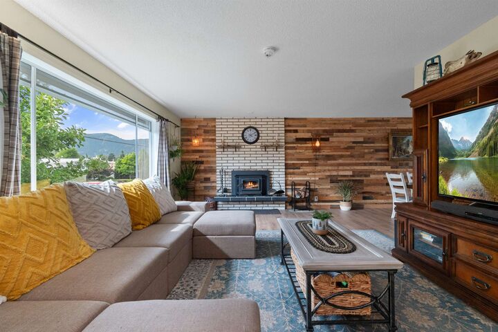 Photo de la propriété:  10098 Bonavista Street  BC V2P 5B9 