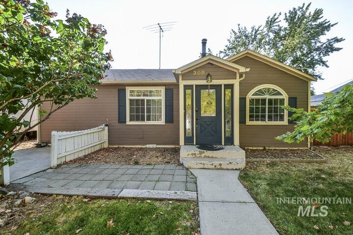 308 S Almond St  Nampa ID 83686 photo