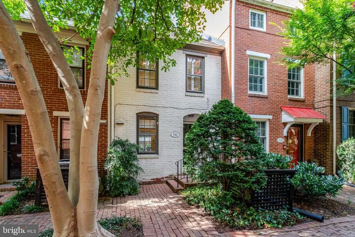 541 S Saint Asaph Street  Alexandria VA 22314 photo