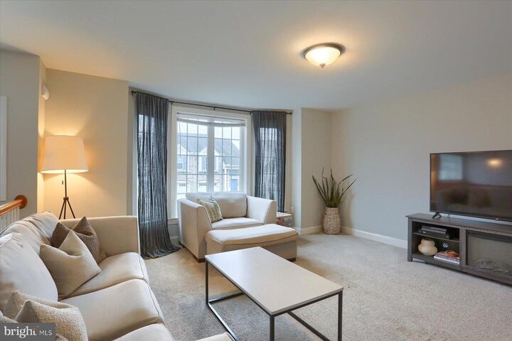 Property Photo:  782 Oak Leaf Lane  PA 17111 