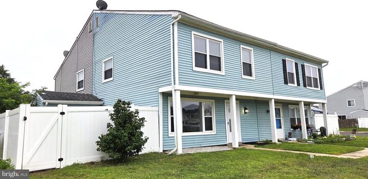 Property Photo:  2 Little Court  NJ 08081 