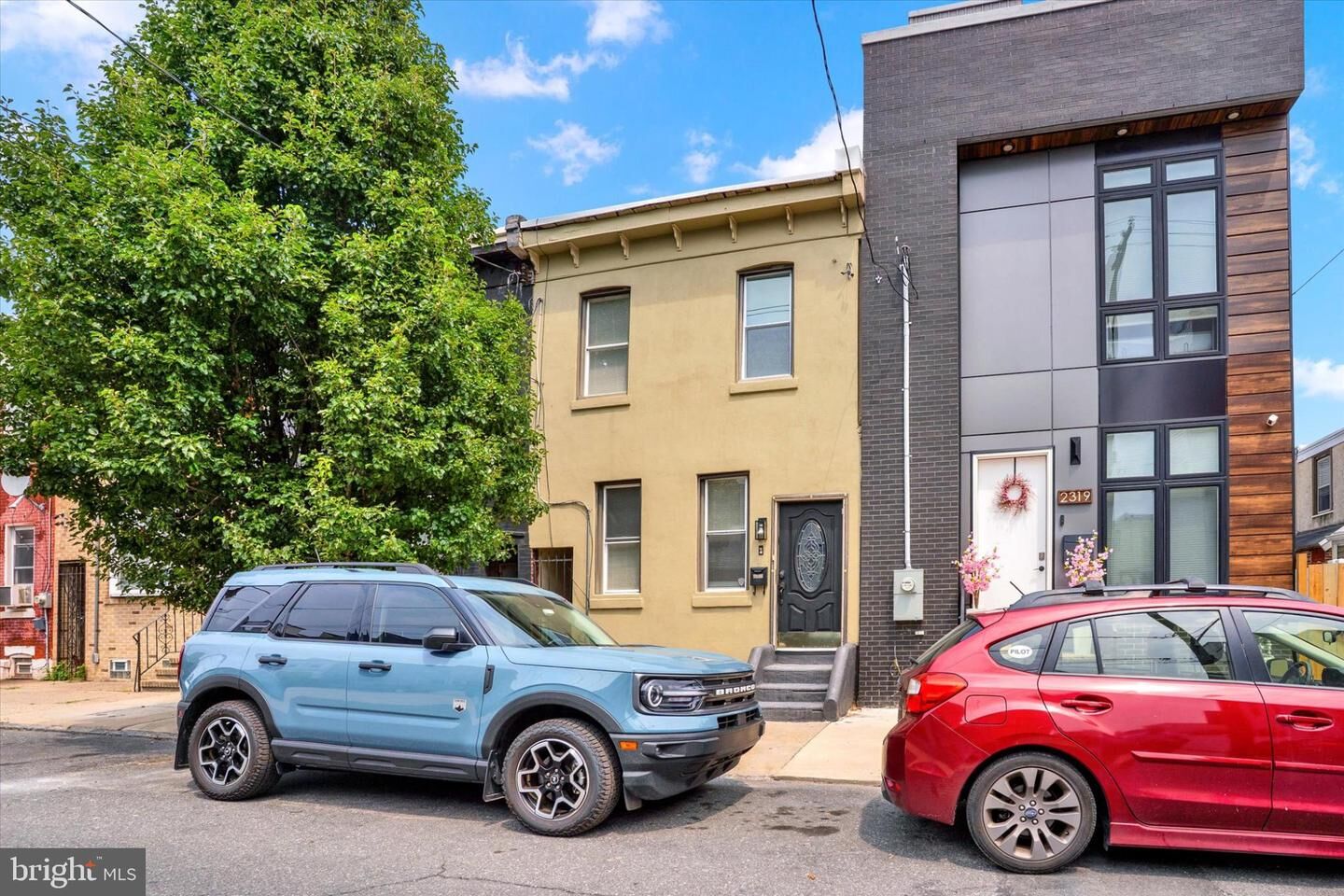 Property Photo:  2317 E Sergeant Street  PA 19125 