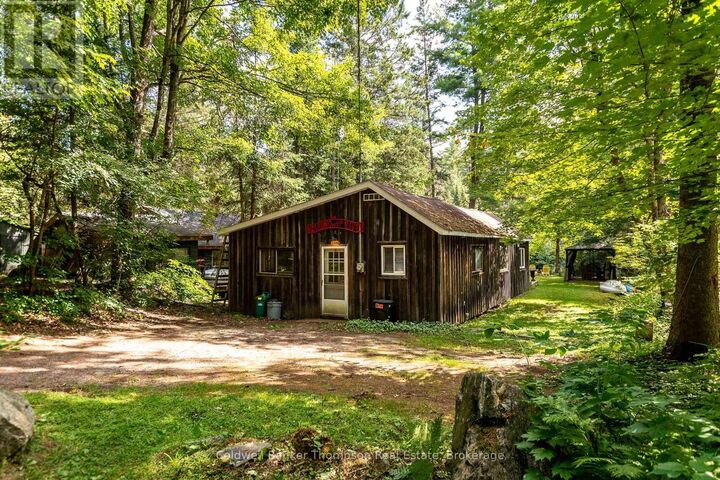 Property Photo:  132 Muskoka River Road North  ON P0B 1L0 