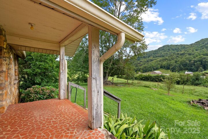Property Photo: 61 Brooks Branch Road NC 28748