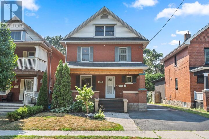 135 Brock Street East  Oshawa (O'Neill) ON L1G 1S2 photo