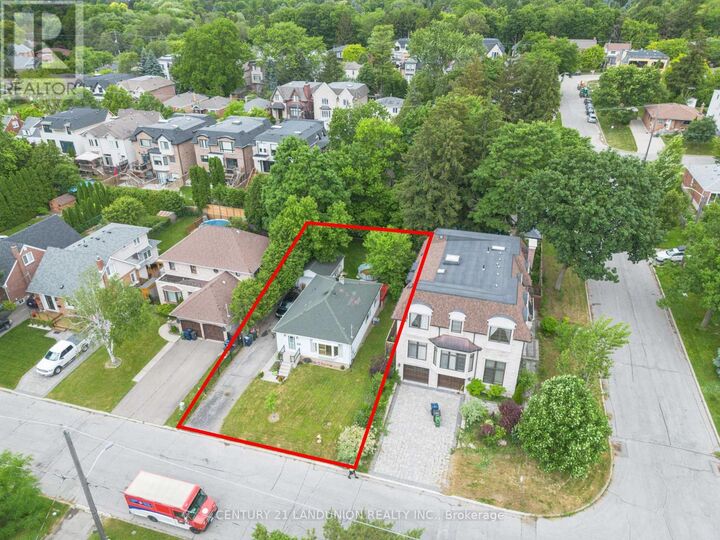 Property Photo: 200 Elmhurst Avenue ON M2N 1S3