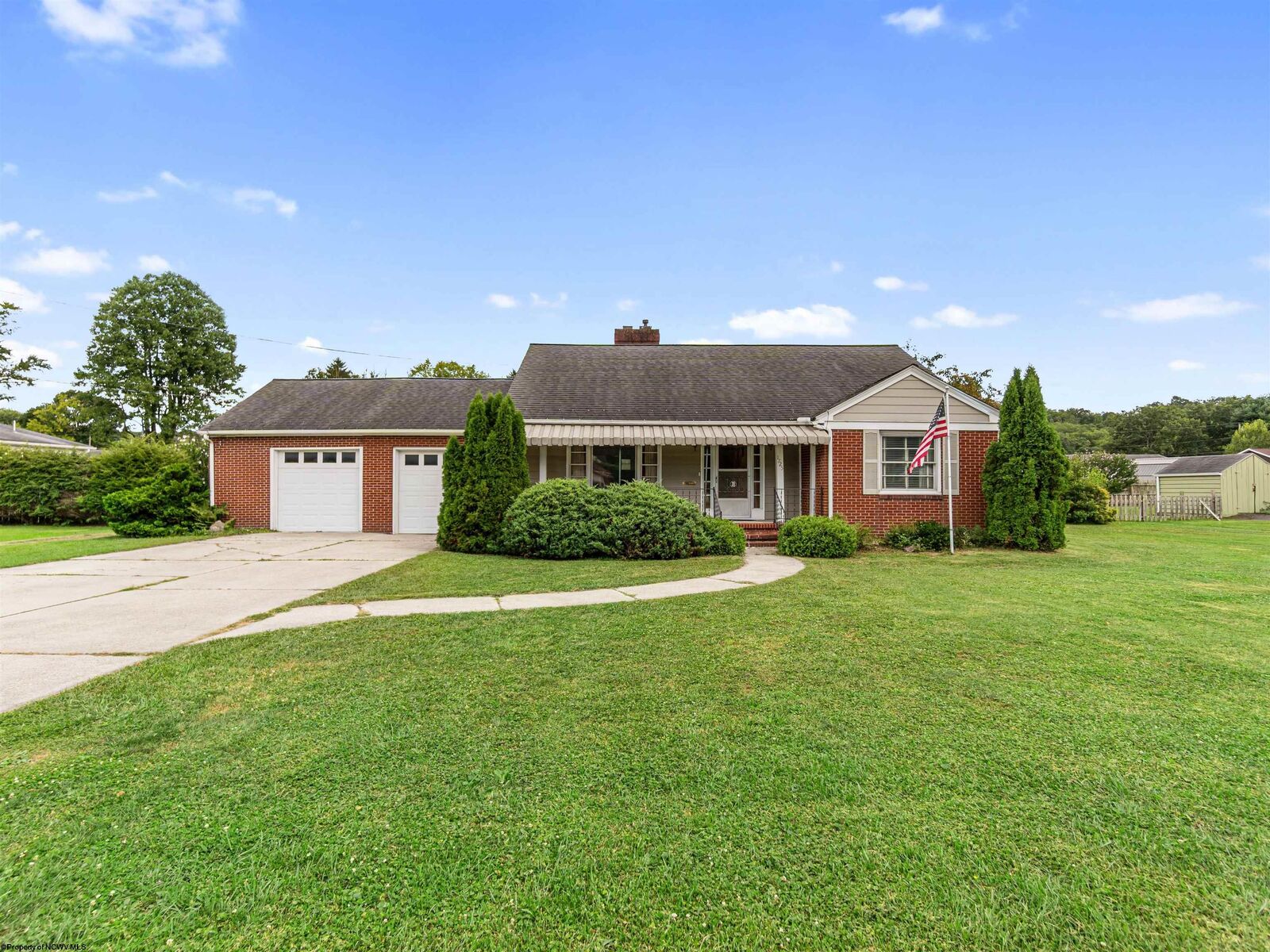 Property Photo:  1725 S Davis Avenue  WV 26241 