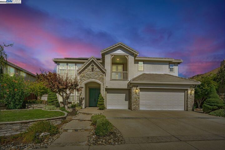 Property Photo:  5391 Fernbank Dr  CA 94521 