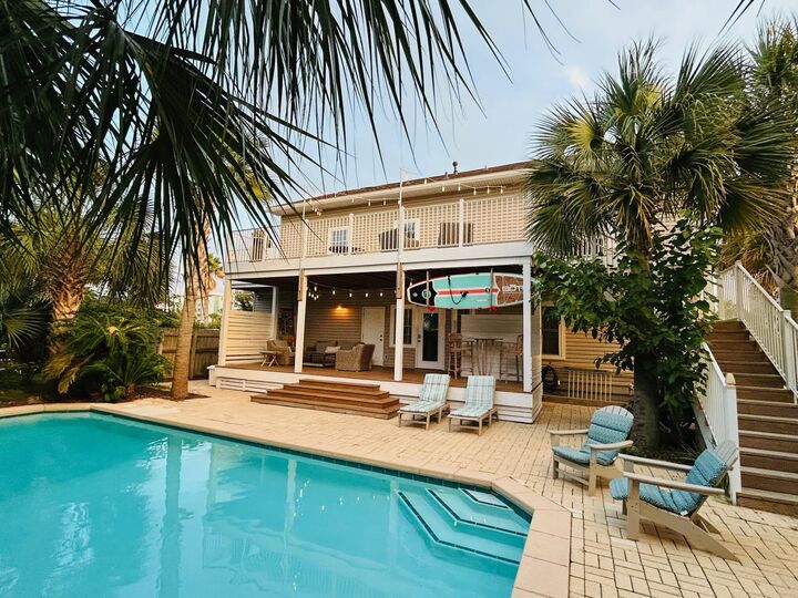 Property Photo:  631 Pelican Drive  FL 32548 