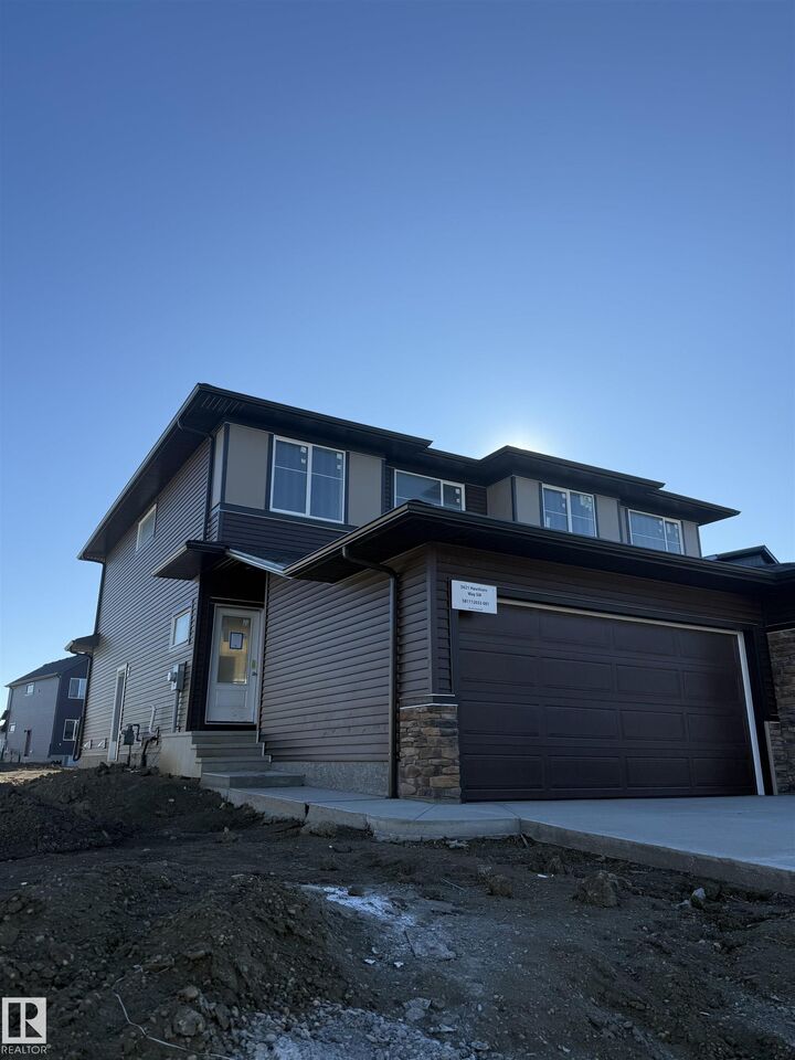 5621 Hawthorn Way SW  Edmonton AB T4H 1X9 photo