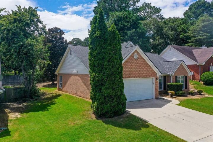 Property Photo: 2585 Freemans Walk Drive GA 30019