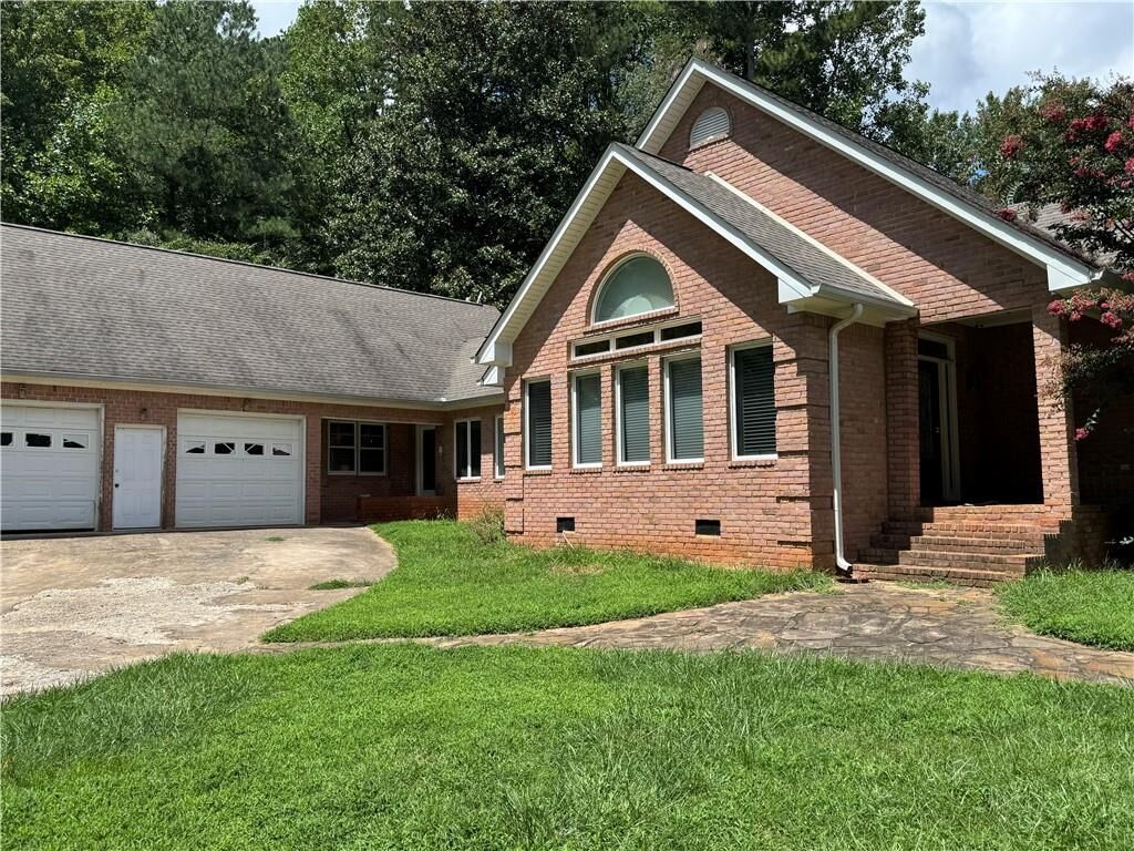 Property Photo: 146 Cantrell Road GA 30148