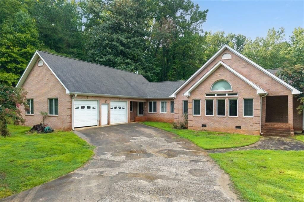 Property Photo: 146 Cantrell Road GA 30148