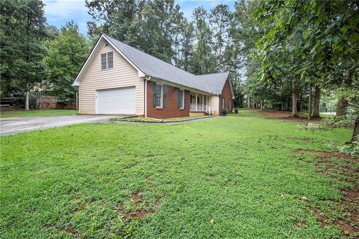 Property Photo:  340 Radcliffe Trace  GA 30016 