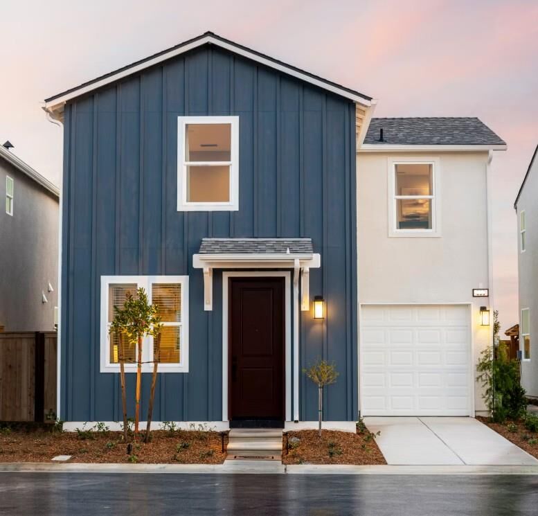 Property Photo:  768 Laina Avenue  CA 93636 