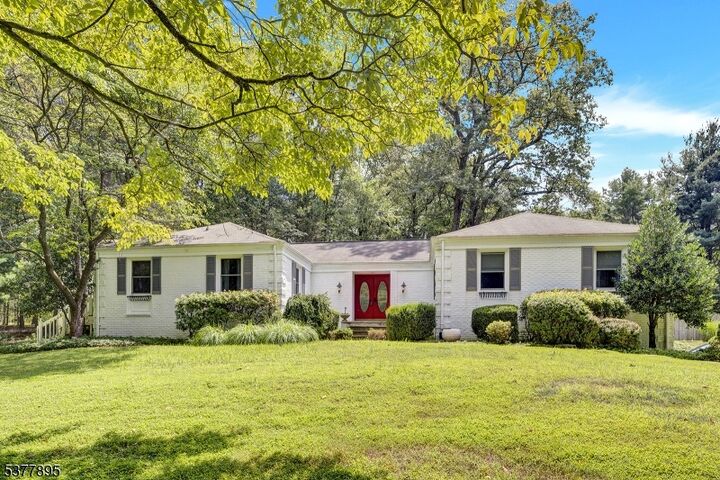 30 Twin Brooks Trl  Chester Twp. NJ 07930 photo