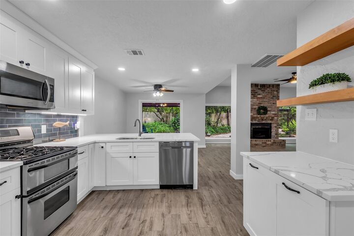 Property Photo:  9 Diamond Oak Court  TX 77381 