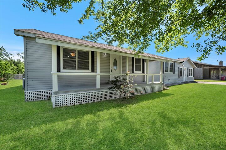 Property Photo:  7506 Bluebonnet Street  TX 77584 