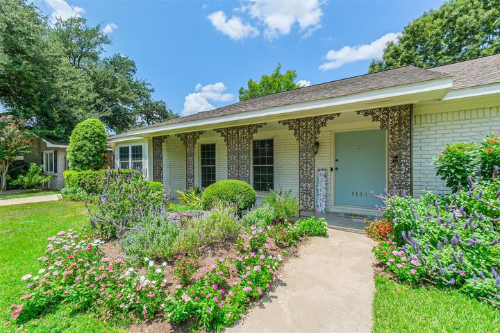 Property Photo: 7118 Shavelson Street TX 77055
