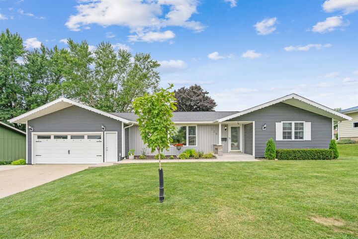524 NE 8th Avenue  Oelwein IA 50662 photo