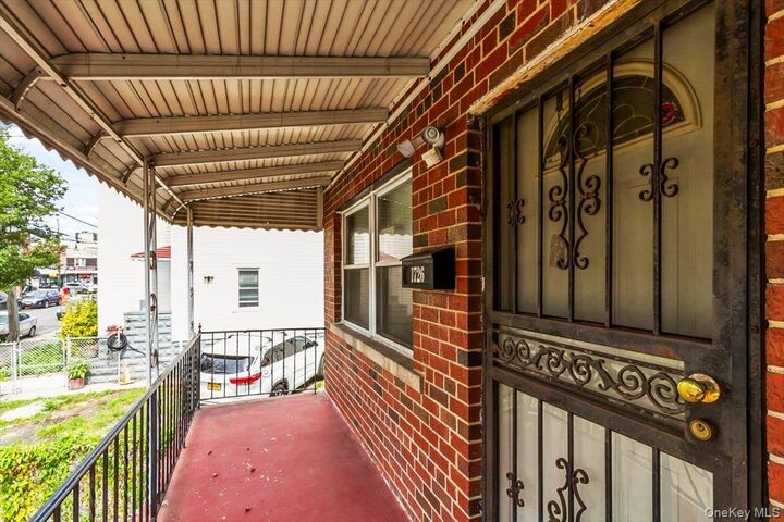 Property Photo:  1726 Radcliff Avenue  NY 10462 