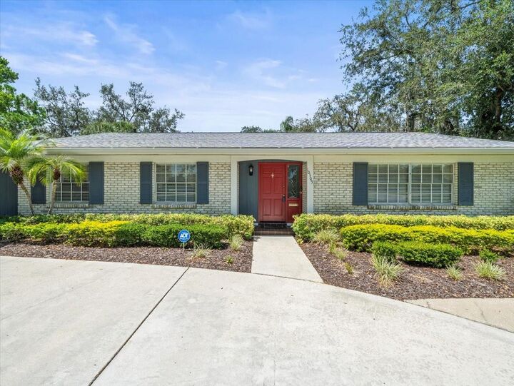 Property Photo: 10305 Orange Grove Drive FL 33618
