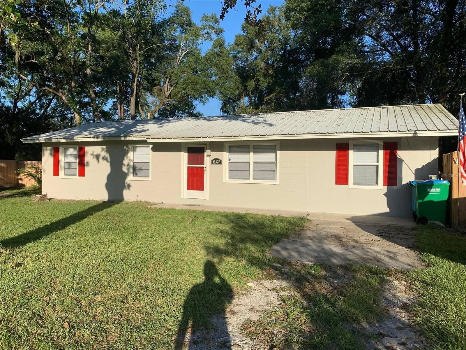 Property Photo: 18327 NW 237th Street FL 32643