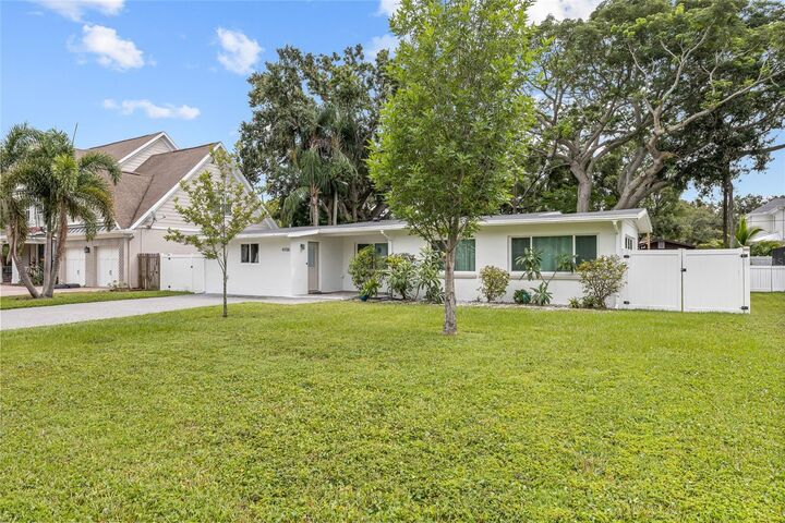 Property Photo:  4106 W McKay Avenue  FL 33609