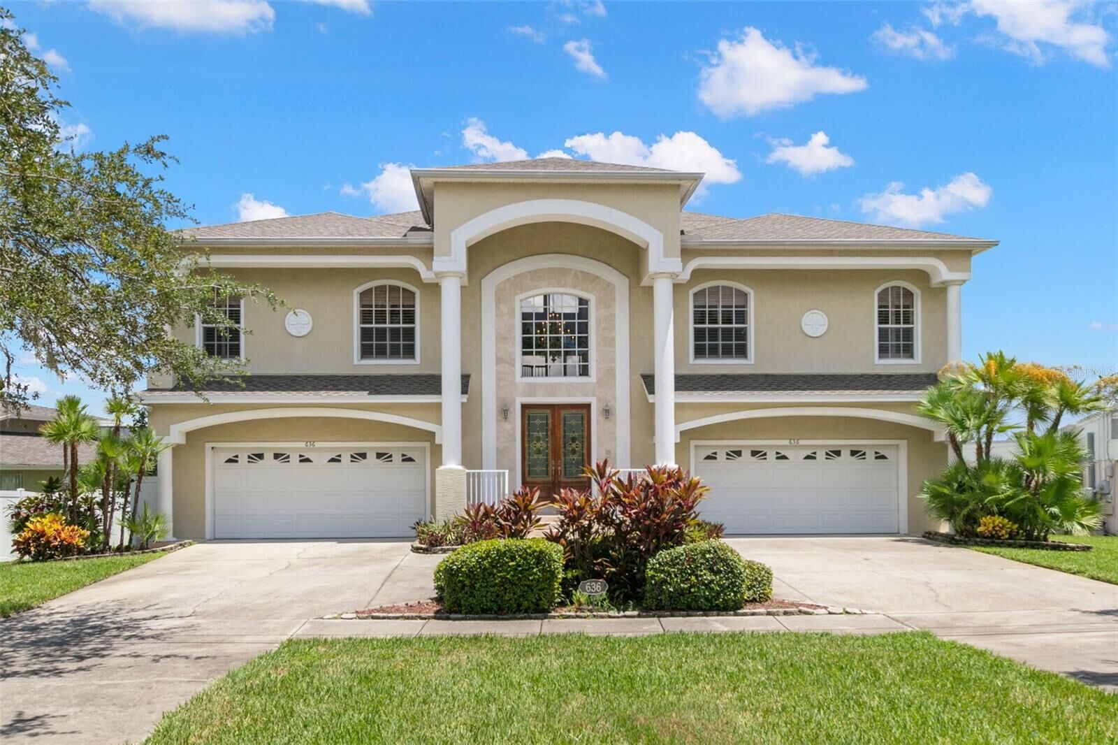 Property Photo:  636 Bayshore Drive  FL 34689 