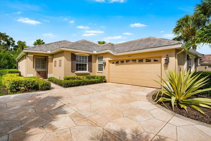 Property Photo:  9613 Turning Leaf Terrace  FL 34212 