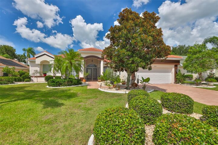 Property Photo:  2327 Platinum Drive  FL 33573 