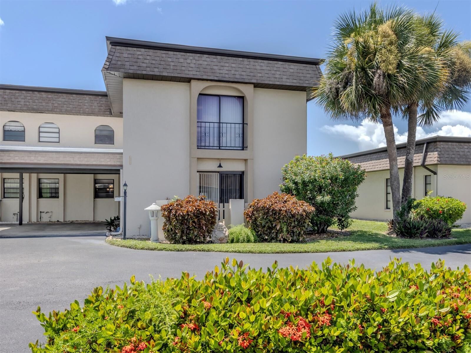 Property Photo:  1712 Lakeside Drive 1712-B  FL 34293 