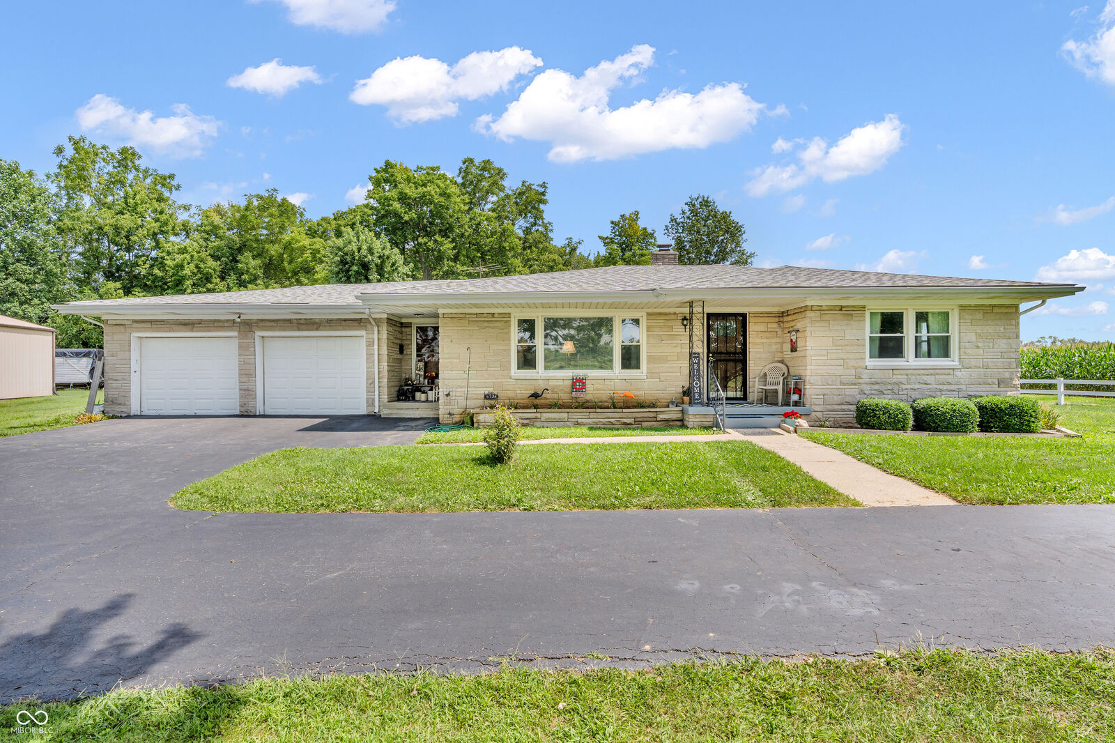 Property Photo: 6736 N London Road IN 46126