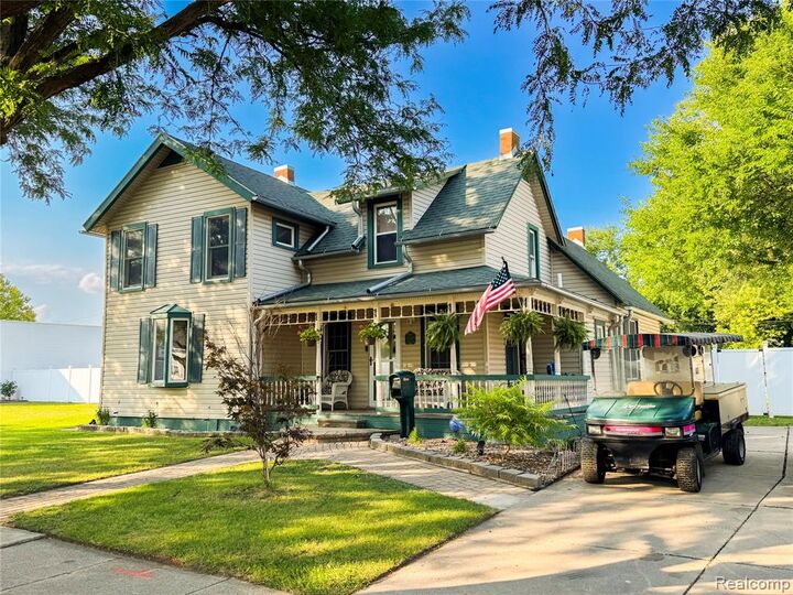 Property Photo: 26240 Gibraltar Road MI 48134 1520