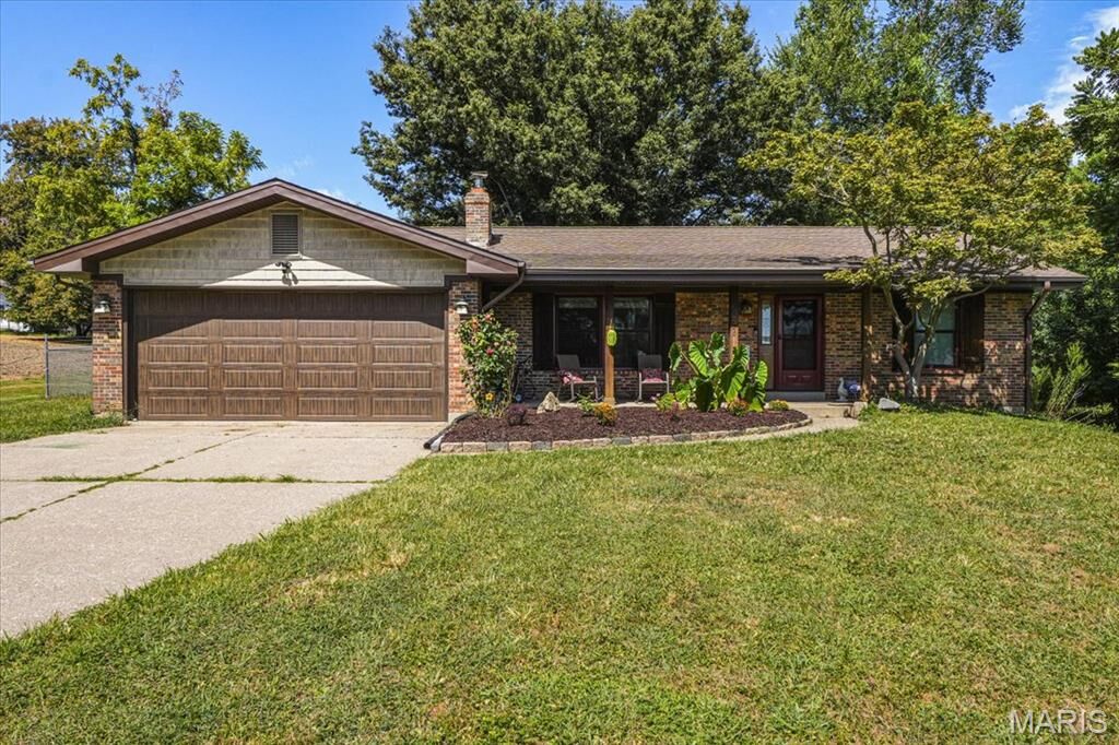 Property Photo: 19726 Old Jamestown Road MO 63034