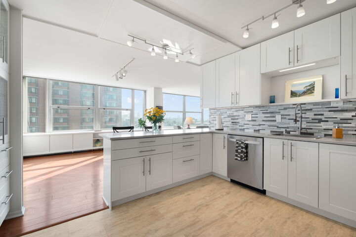 Property Photo:  1610 N Prospect Ave 1001  WI 53202 