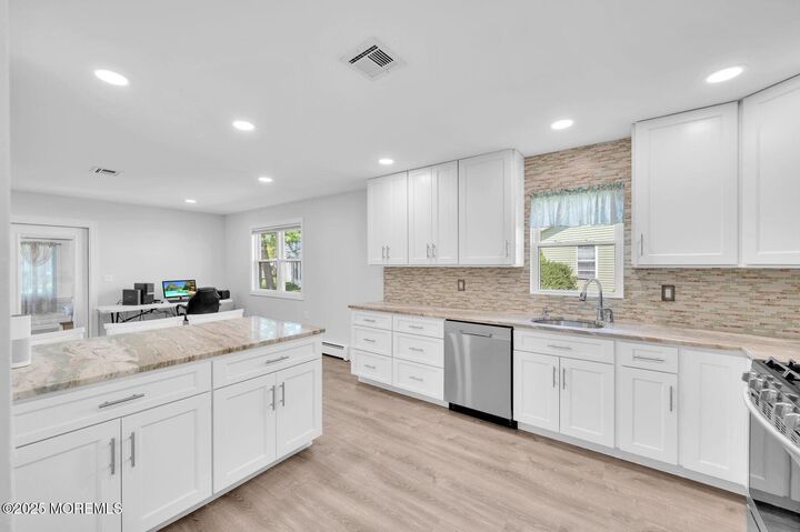 Property Photo: 5 Berkshire Court NJ 08724