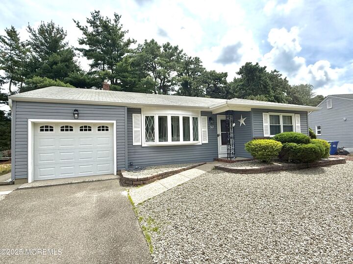 37 Brookfield Court  Berkeley NJ 08721 photo