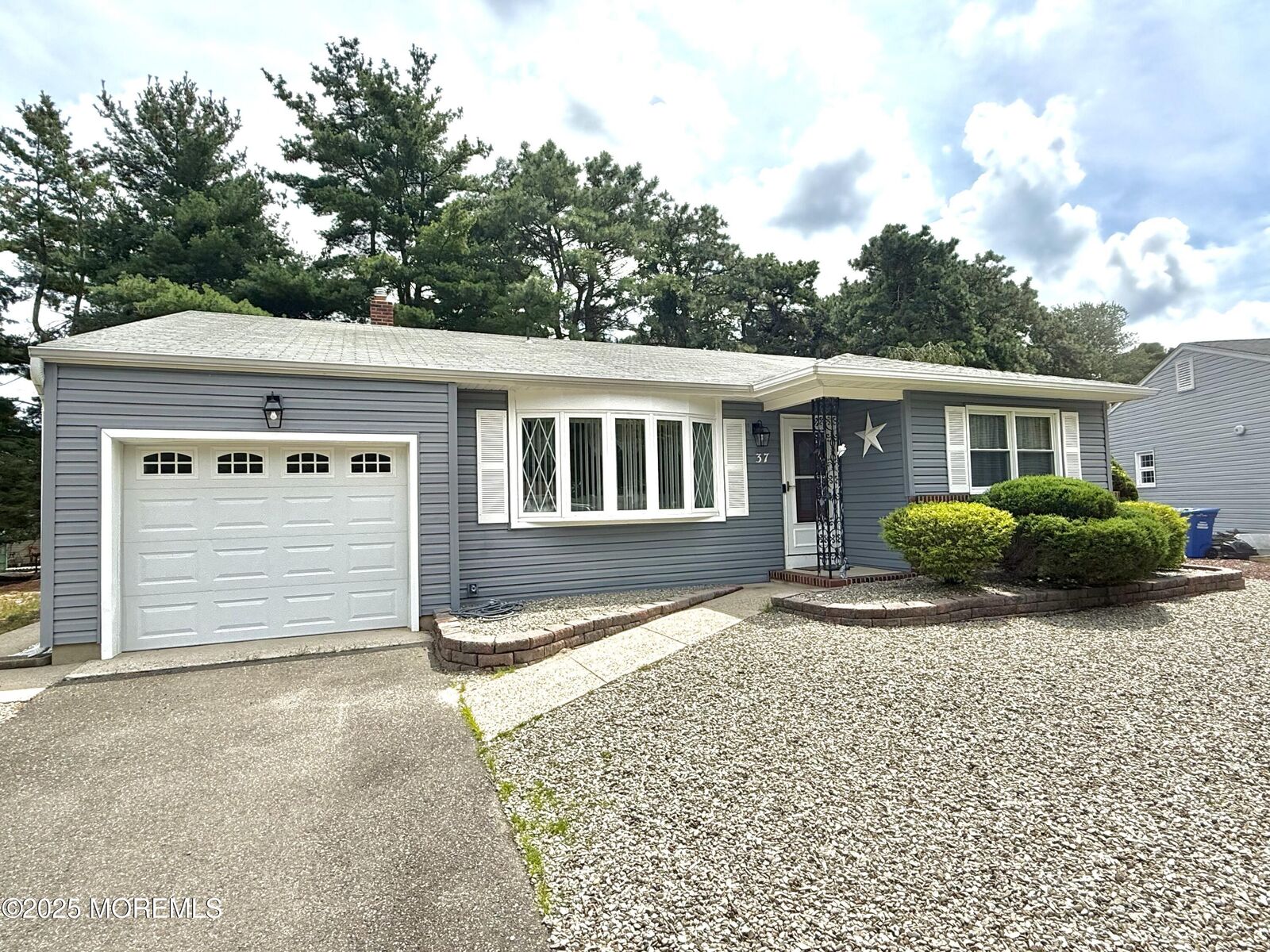 Property Photo:  37 Brookfield Court  NJ 08721 