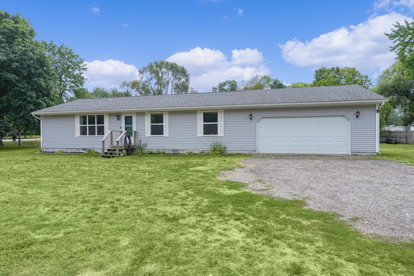 Property Photo: 820 Emory Street MI 49329