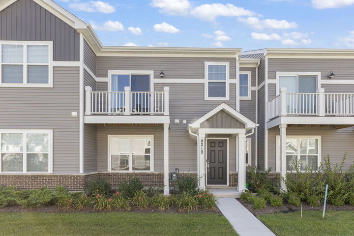 Property Photo:  4219 Chelsea Manor Circle E  IL 60504 