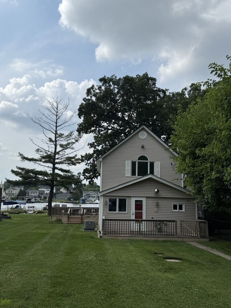 Property Photo: 1809 N Woodlawn Park Avenue IL 60051