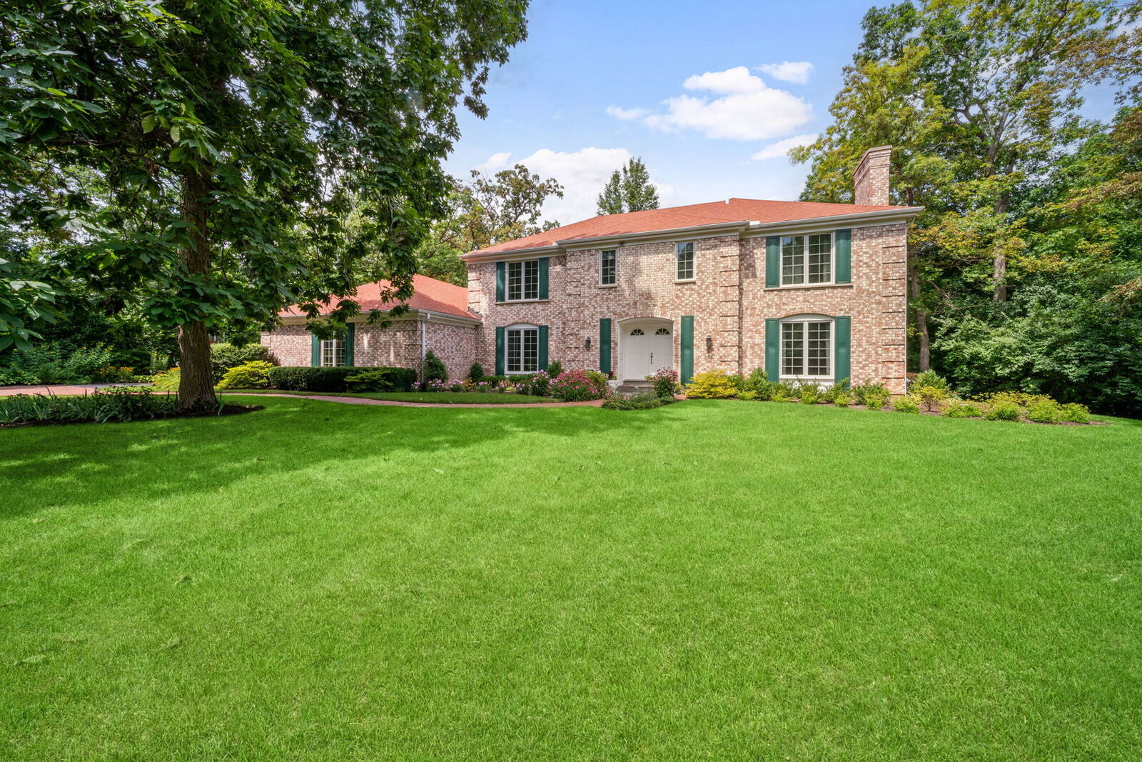 Property Photo:  1020 McCormick Drive  IL 60045 