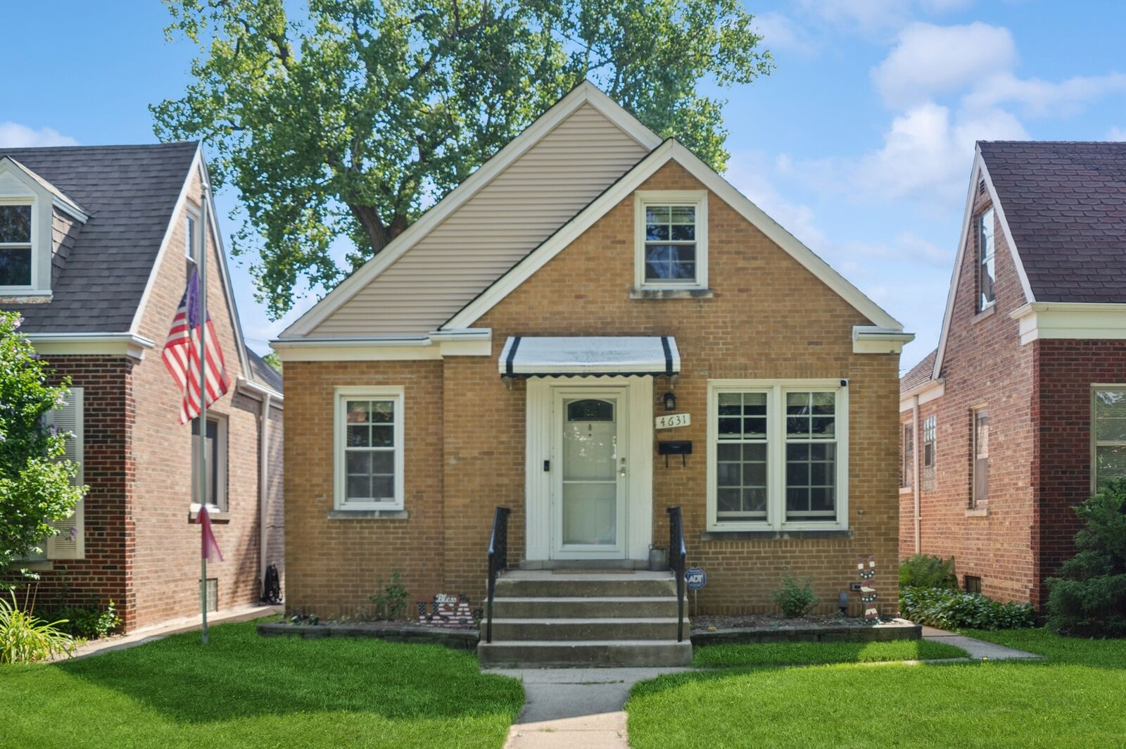 Property Photo:  4631 N Lawler Avenue  IL 60630 